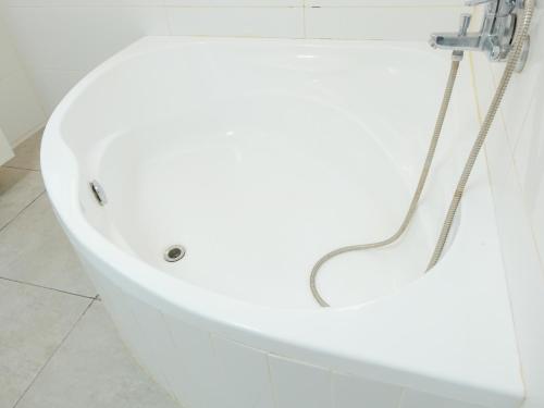 Un baño de Romi's suite by LOREN VILLAGE