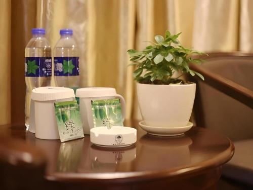 Φωτογραφία από το άλμπουμ του GreenTree Inn Suzhou Industrial Zone Yangcheng Lake Weiting Mong Kok Express Hotel στο Σουτσόου