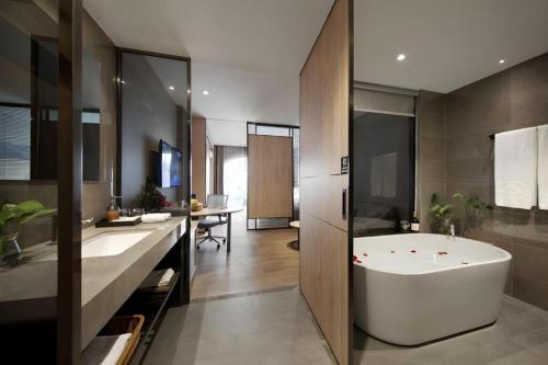 Un baño de Shenzhen Hanyong Hotel Fuyong Branch