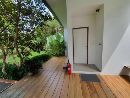 Taman di luar Villa De View