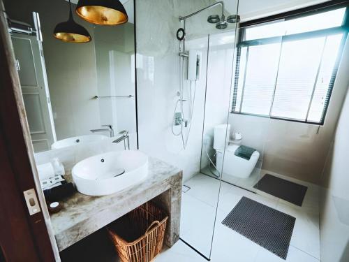 Bilik mandi di Villa De View