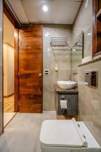 Bagno di Lime Tree Hotel - Near Medanta Hospital