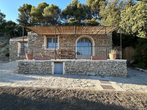 Bastidon provençal entièrement rénové et climatisé