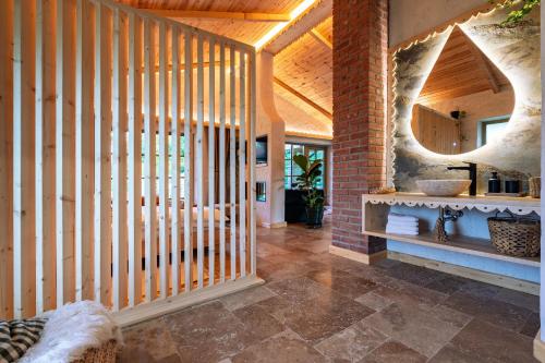 Φωτογραφία από το άλμπουμ του Thomhof Chalets στο Μπραν