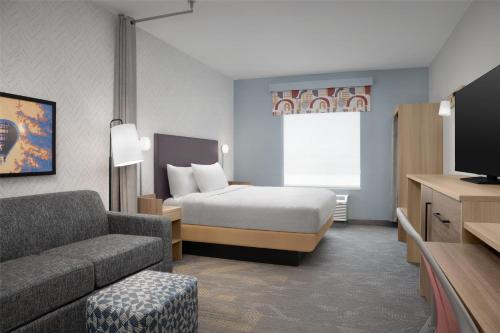 Postel nebo postele na pokoji v ubytování Home2 Suites By Hilton Rohnert Park Sonoma County