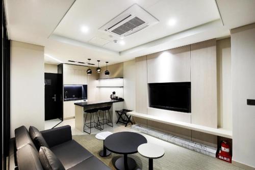 Televisyen dan/atau pusat hiburan di Kintex by K-tree