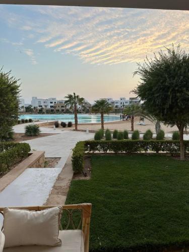 Ground Modern Apartment