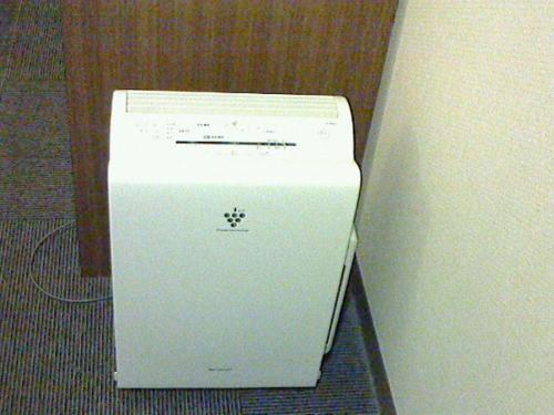 a white box sitting on the floor next to a wall at Niigata Keihin Hotel in Niigata