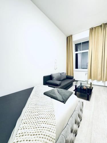Studio with Kitchen, 7 Minutes from Ottakring