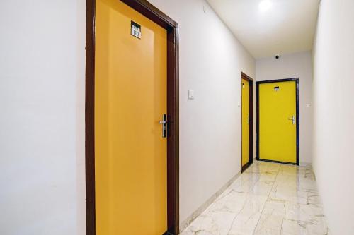 Gambar di galeri bagi Super Townhouse Pine Tree di Indore