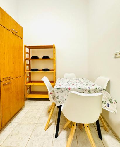 Affordable Apartment, 4 Minutes from Stadthalle and U6 Metro