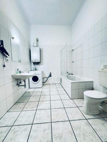 Affordable Apartment, 4 Minutes from Stadthalle and U6 Metro