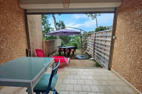 Quiet studio with terrace near the sea