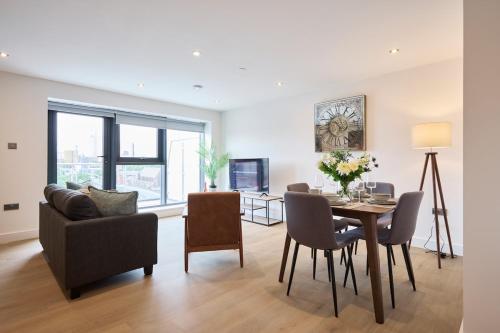 Μια τηλεόραση ή/και κέντρο ψυχαγωγίας στο Leeds City Centre Luxury Penthouse with Private Terrace