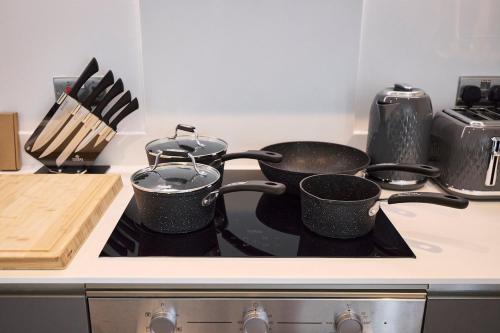 Η κουζίνα ή μικρή κουζίνα στο Leeds City Centre Luxury Penthouse with Private Terrace