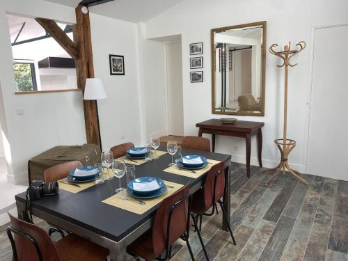 Foto de la galeria de La maison bleue a Noyers-sur-Serein