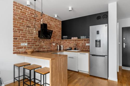 Cricoteque Residence - Luxury 1BR Riverside Suite