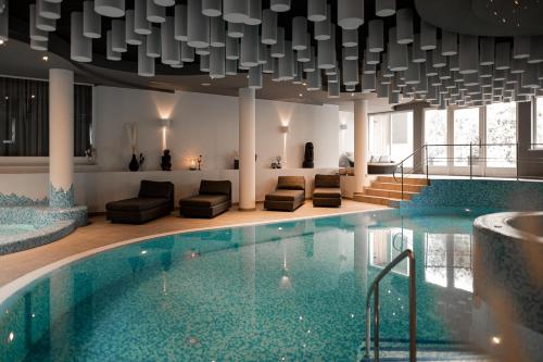 Hotel Traminerhofの敷地内または近くにあるプール