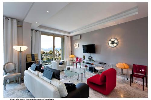 REF 843 - Cannes Croisette - Sea view apartment for rent