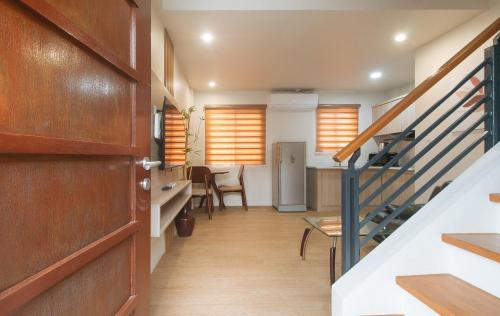 Gambar di galeri bagi Elyseah Condotel by RedDoorz di Angeles