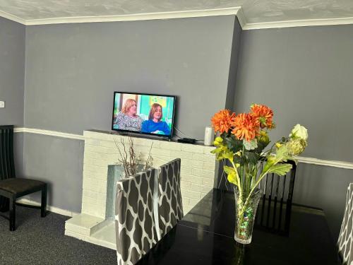 Μια τηλεόραση ή/και κέντρο ψυχαγωγίας στο StanBros Side Flat