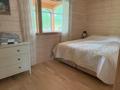 Ένα ή περισσότερα κρεβάτια σε δωμάτιο στο Villa Maya, cottage for vacation holidays