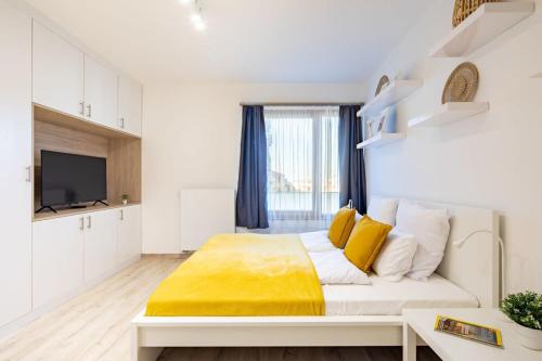 Stylish - NEW - Central Home