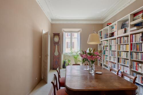 Emanuela Home - VATICAN