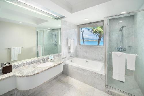 Koupelna v ubytování Maui Beach Hotel