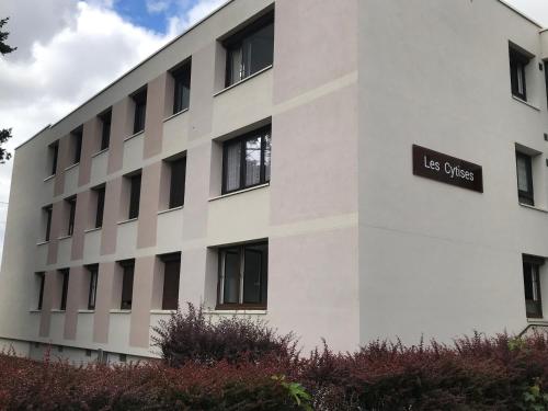 Chambres vert bâtiment les cytises 11 ou 13 rue de la motte Nevers 58000