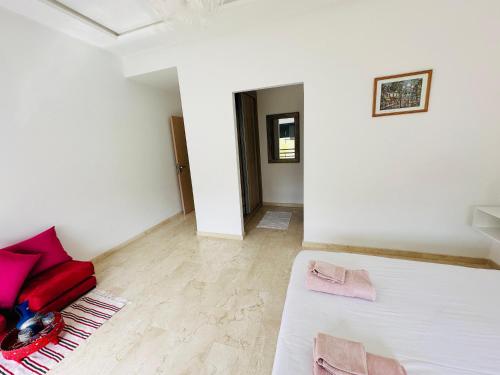 Postel nebo postele na pokoji v ubytování Family Palms Luxe Villa Marrakech with Private Pool
