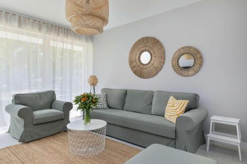 Urokliwy Apartament z Ogródkiem 150 m od Plaży Parking Międzywodzie by Noclegi Renters