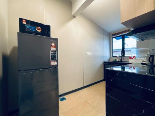 Dapur atau dapur kecil di Entire Luxury Suite, Spacious&Elegant, 3R2B
