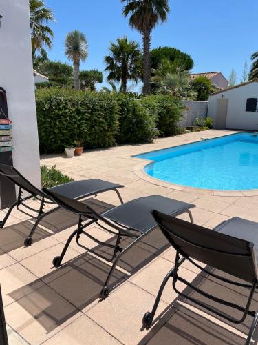 Πισίνα στο ή κοντά στο Villa Rivedoux-Plage Ile de Ré avec piscine