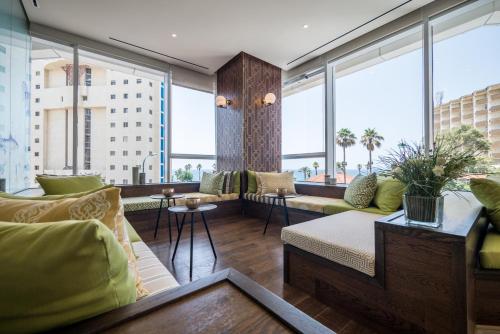 Posezení v ubytování David Tower Hotel Netanya by Prima Hotels - 16 years Plus