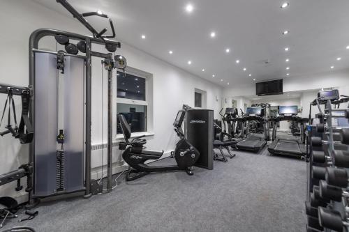 The Carlyon Bay Hotel and Spaにあるフィットネスセンターまたはフィットネス設備
