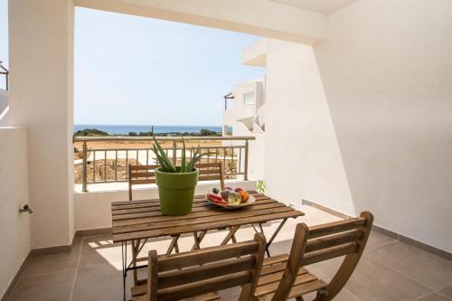 Un balcón o terraza en Bless View Studios