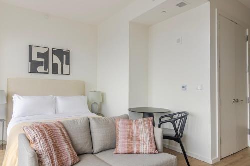 Posezení v ubytování Blueground Clinton Hill rooftop pool nr Fort Greene Park NYC-1907