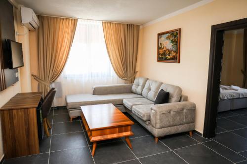 Televisyen dan/atau pusat hiburan di Hotel Santa Ria