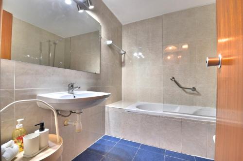 BeGuest Oura Vilanova Apartment