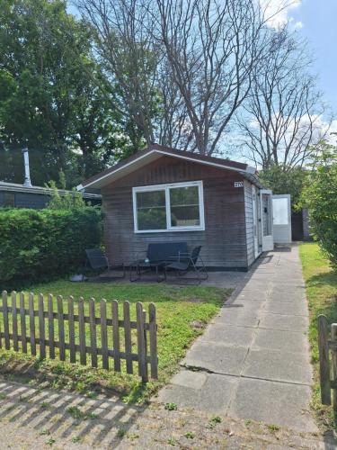 Bangunan di mana terletaknya rumah percutian