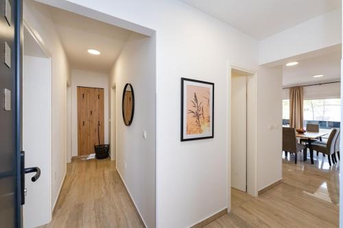 Gambar di galeri bagi Apartment Ledi Neu Vir di Vir
