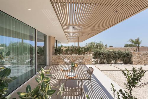 Balkoni atau teres di Cala Theresìa - Exclusive sea front apartments