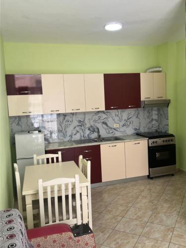 1 bed close to beach