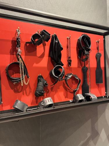 Қоғамдық орындардағы эротикалық жалаңаштар