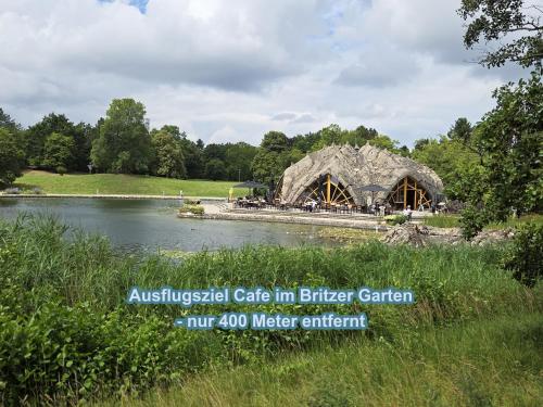 4 Sterne Souterrain Apartment Alt-Mariendorf photo 9