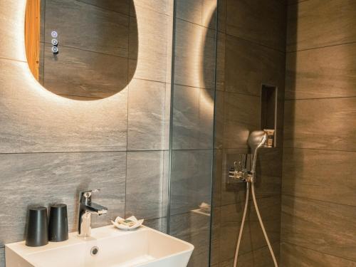 Photo de la galerie de l'établissement Appartement spacieux Les Gets - 10 personnes, 4 chambres, Wi-Fi - FR-1-671-281, aux Gets