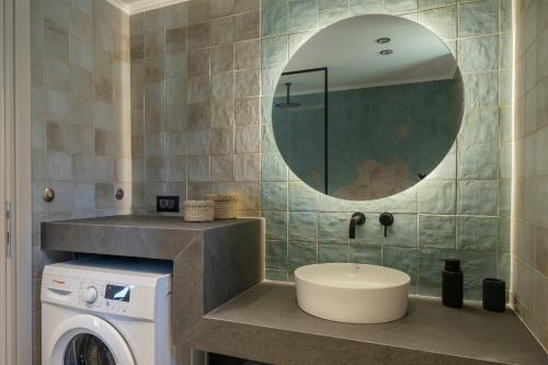 Ένα μπάνιο στο Villa Ioannis - With Private Pool