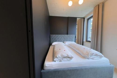 Modern & Spacious 1-Bedroom Apartment with Balcony, MH8-303