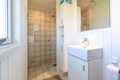 Ένα μπάνιο στο 341-Hvide-Sande-Fyrmarken-13
